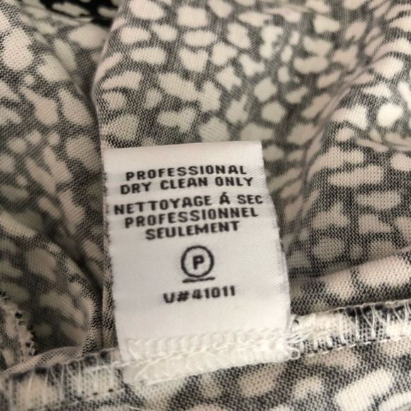 DVF New Julian Two Short Sleeve Black White Spotted Print Wrap Dress NWT size 0 - Picture 10 of 12